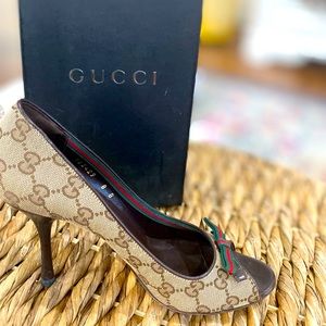 Authentic Gucci Canvas GG Printed Peep Toe Pumps | SZ 8US